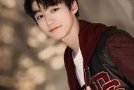 杨紫家世爆料视频播放,豪门背景曝光，明星之路背后的故事